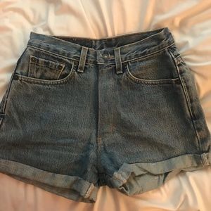 Levi high waisted shorts